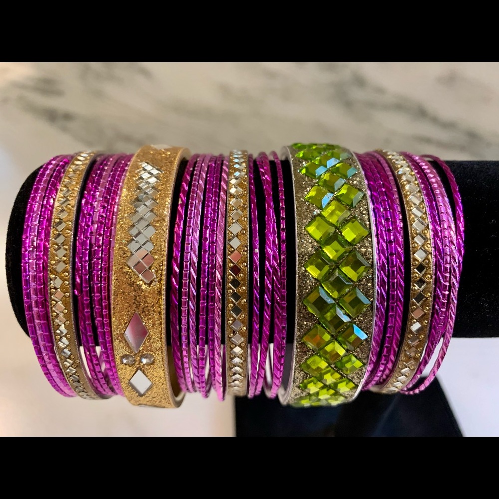 Gorgeous Bangle Bracelet Set - image 5